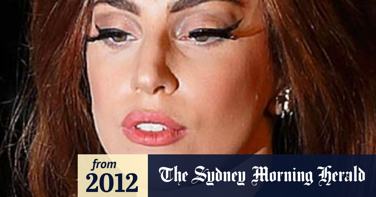 Lady Gaga vomits on stage